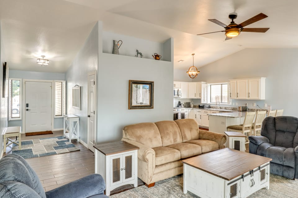 Private Hot Tub: Show Low Home 3 Mi to Lake House in Show Low