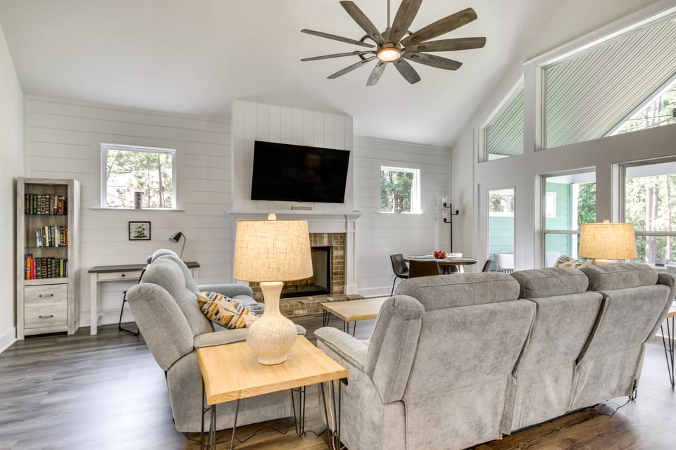 Lakefront McCormick Retreat w/ Patio & Views House in Clarks Hill Lake