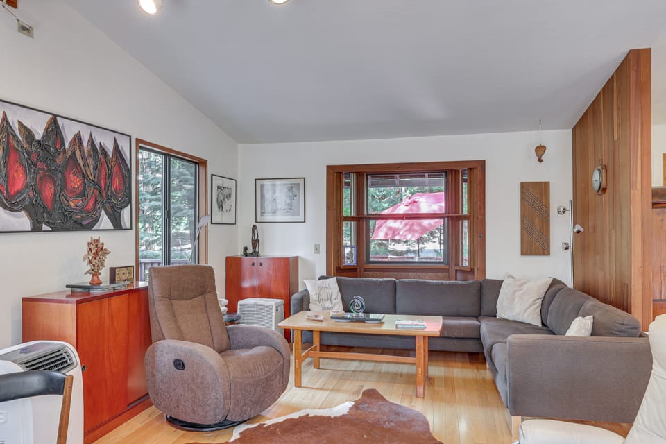 1 Mi to Beach: Peaceful Tahoe Vista Home w/ Decks! House in Tahoe Vista