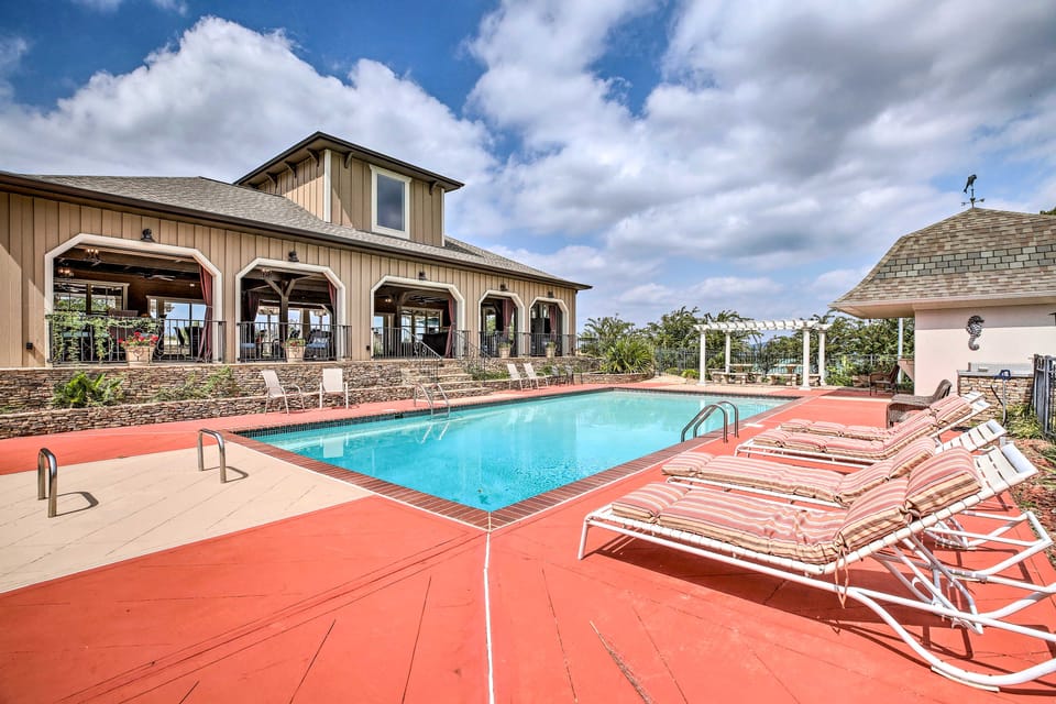 Lake Allatoona Area Studio w/ 2 Decks & Farm Views Apartment in Cartersville