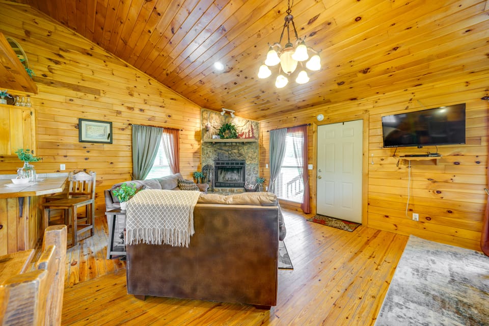 Scenic Oklahoma Studio Cabin on 80 Acres w/ Views! Apartment in Oklahoma