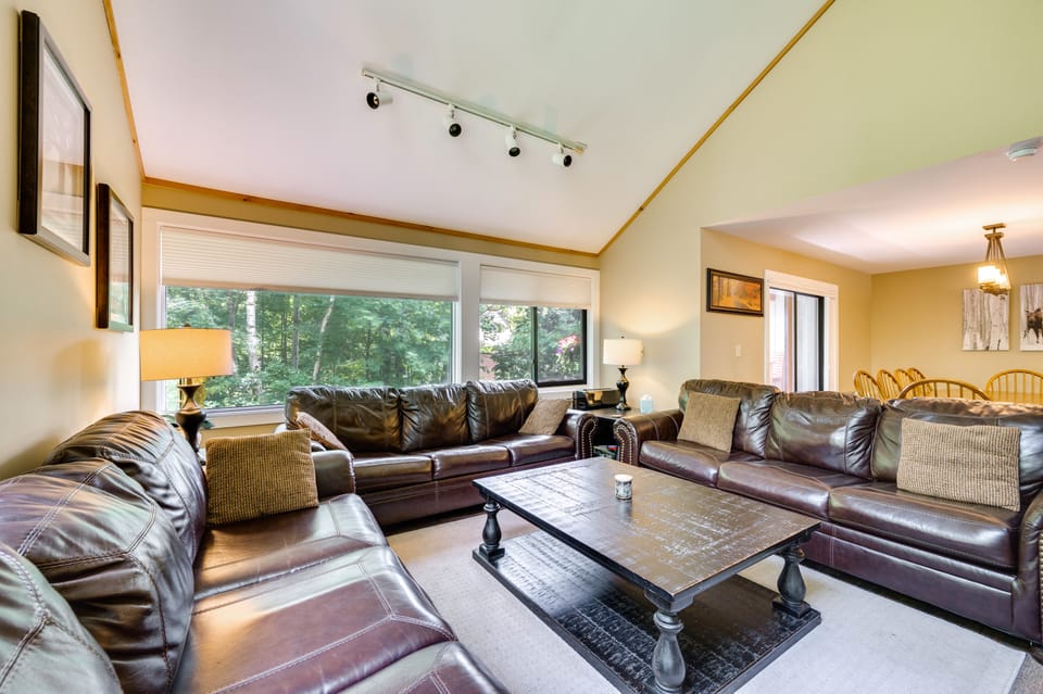 Lincoln Townhome w/ Community Pool & Club Access! Apartment in Lincoln