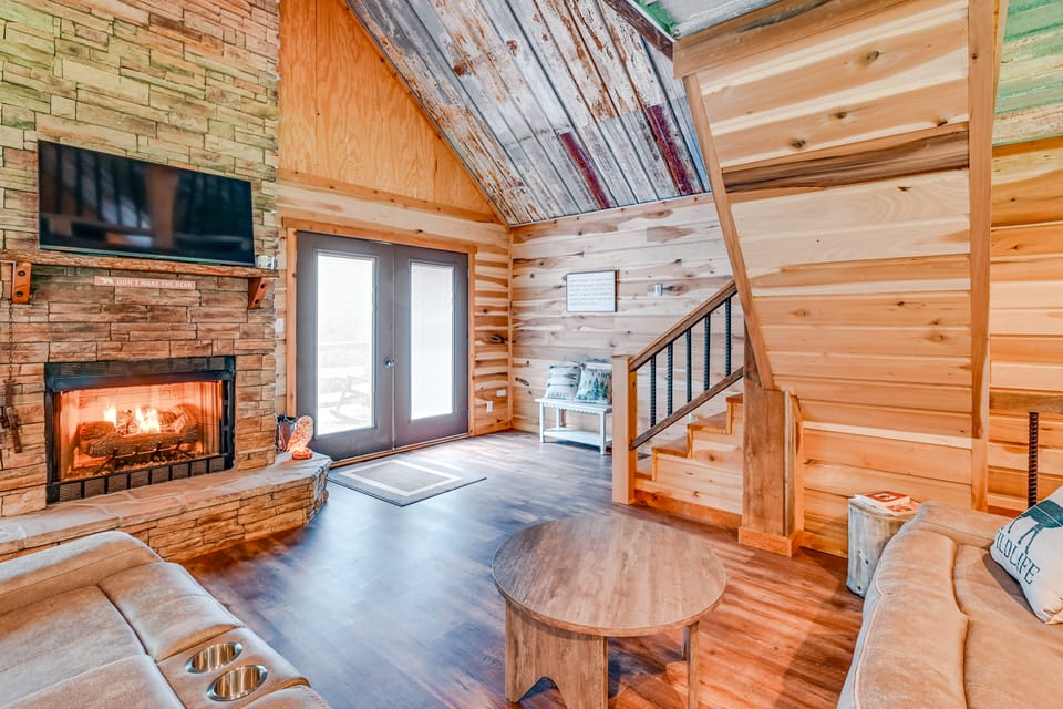 Kentucky Cabin Retreat w/ Covered Porch & Views Apartment in Kentucky