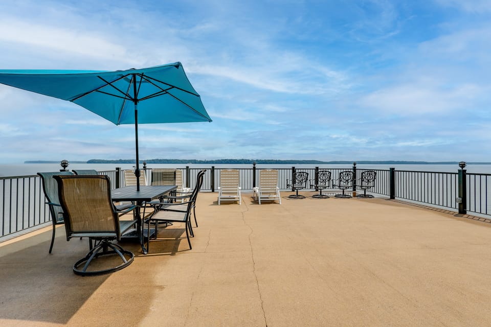 Waterfront Bliss: Wheeler Lake Retreat w/ Dock! House in Wheeler Lake