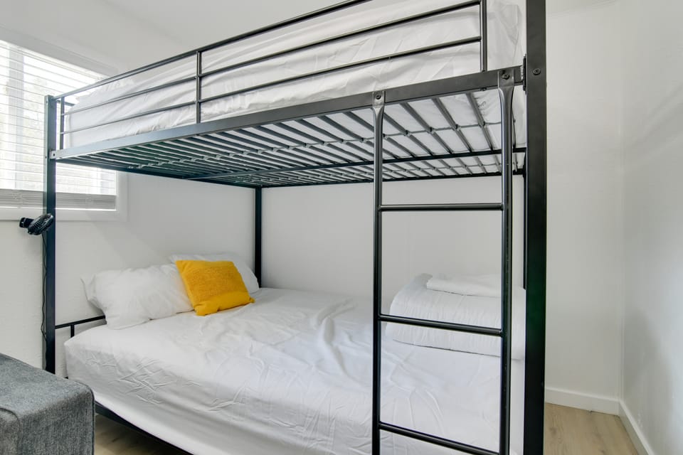 Pool & Dock Access: Apt on Table Rock Lake Apartment in Kimberling City