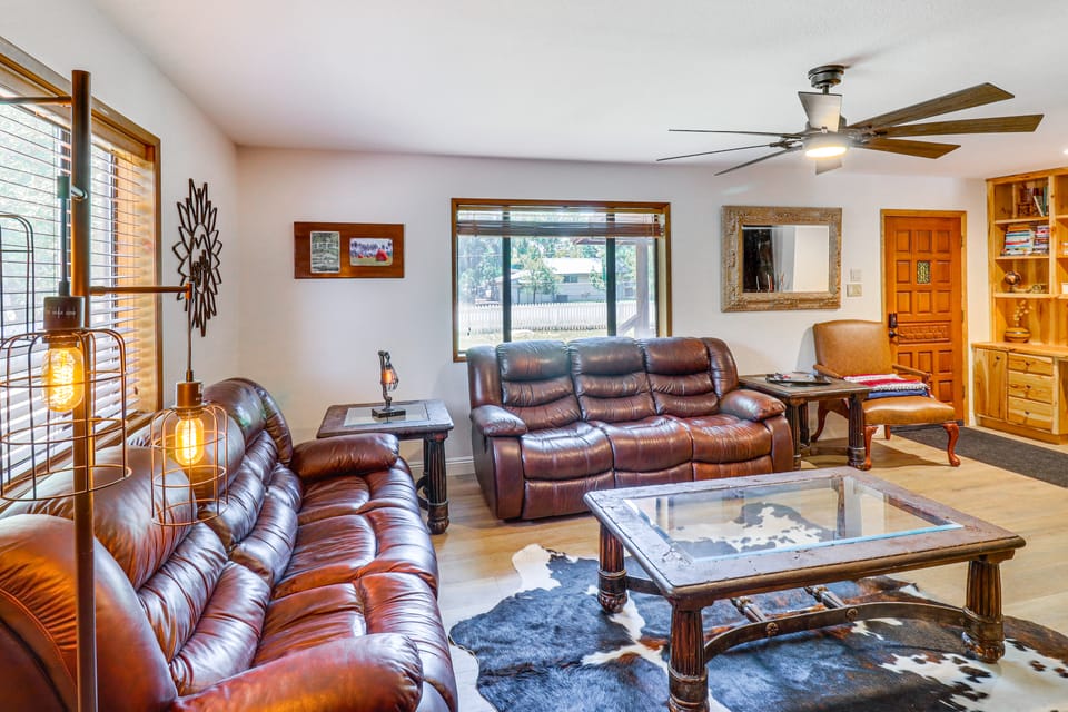 Walk to Rainbow Lake: Cabin w/ Game Room & Yard House in Pinetop-Lakeside