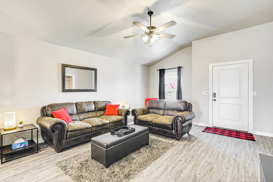 'Urbana Cabana:' Modern Home 8 Mi to Texas Tech! House in Lubbock