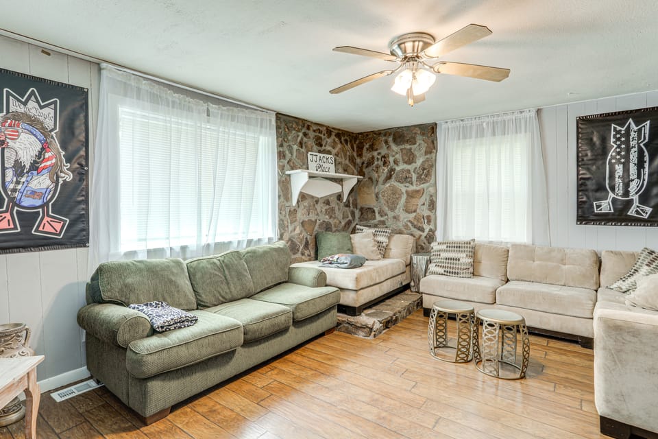 Greers Ferry Home w/ Fire Pit Near Shiloh Marina! House in Greers Ferry Lake