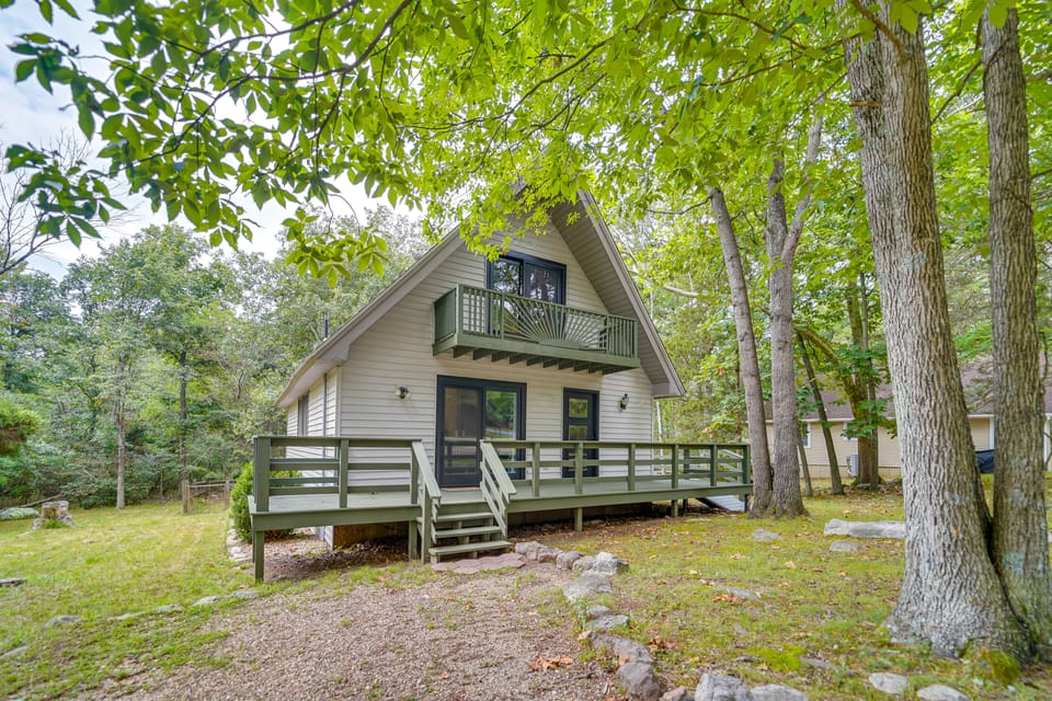 Mtn-View Deck! Modern Cabin at Base of Massanutten House in Massanutten