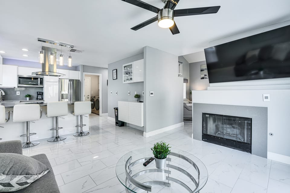 Dog-Friendly Las Vegas Escape w/ Patio! House in Las Vegas