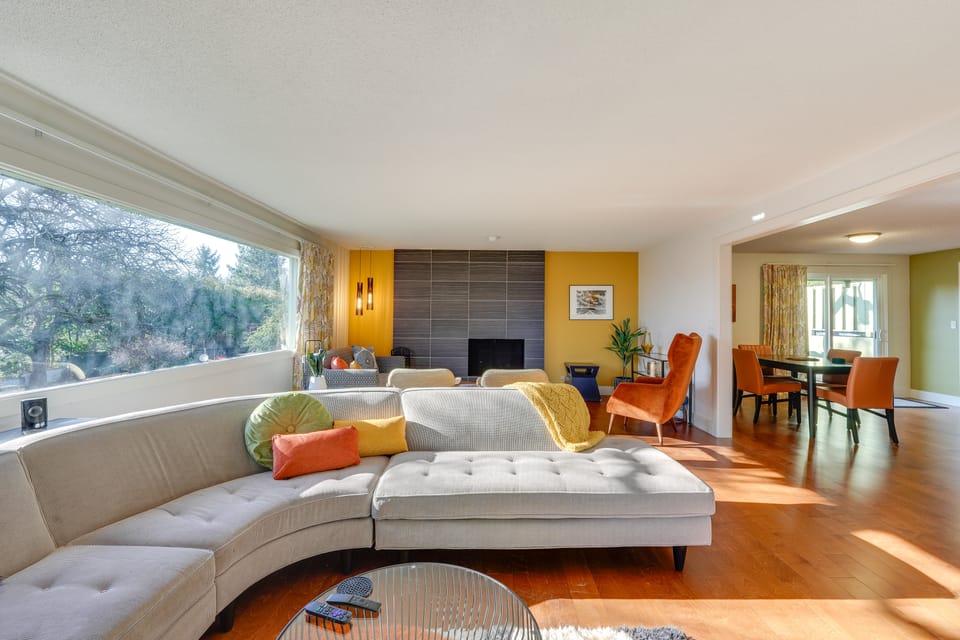 Medford Vacation Rental w/ En-Suite Bathrooms! House in Medford