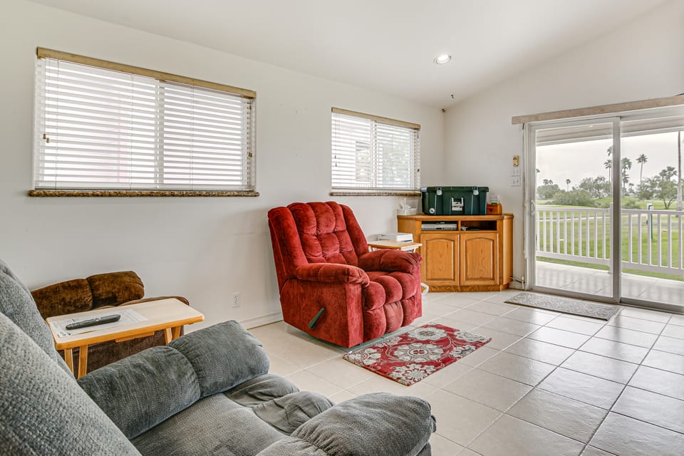 5 Mi to Beaches: Sunny Port Isabel Golf Retreat House in Port Isabel