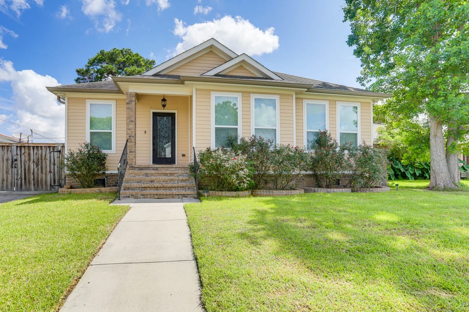 Arabi Home w/ Deck: 7 Mi to Downtown New Orleans! House in Arabi
