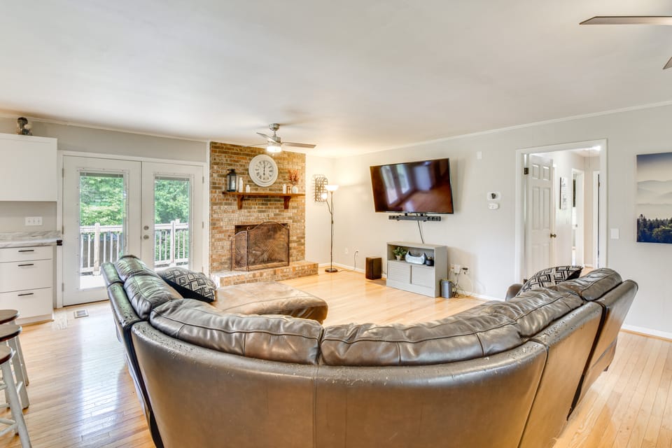 West Union Home w/ Saltwater Pool on 2 Acres! House in South Carolina