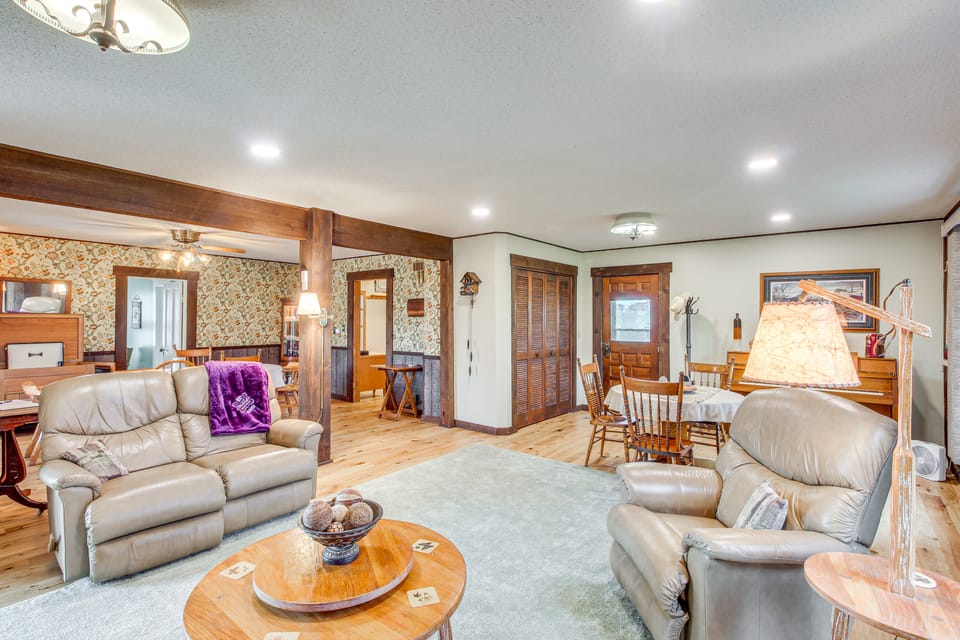 Erie Farmhouse w/ Fire Pit + Grill: Pets Welcome! House in Ozark Mountains