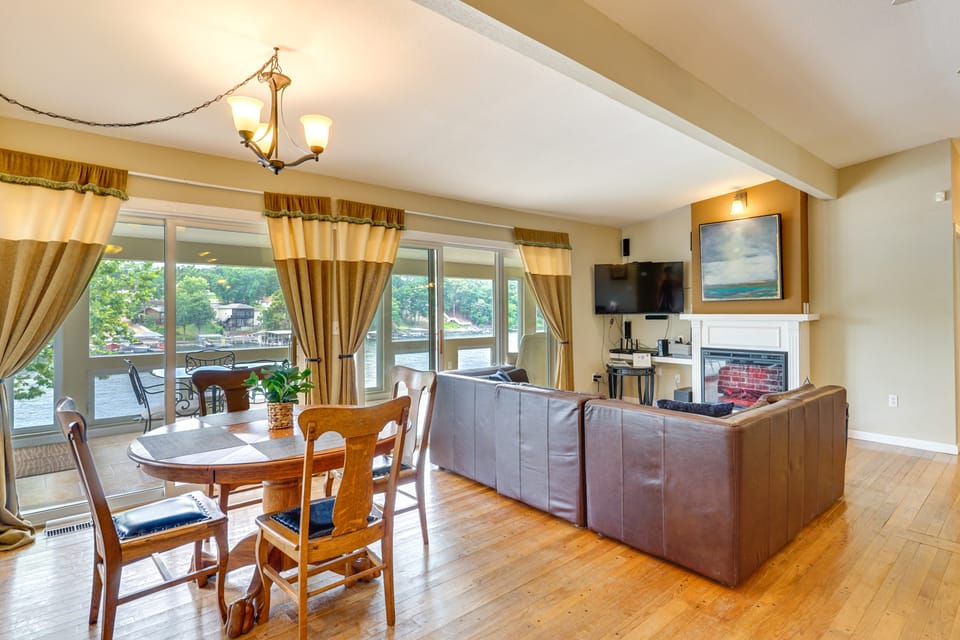 Large Lake of the Ozarks Home: Deck, Dock & Views House in Osage Beach