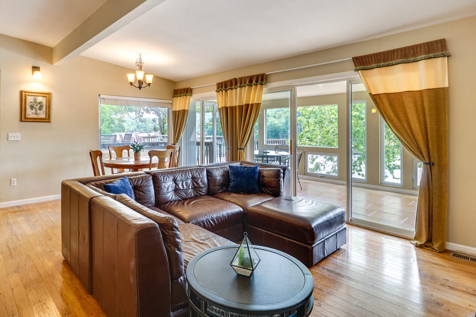 Large Lake of the Ozarks Home: Deck, Dock & Views House in Osage Beach