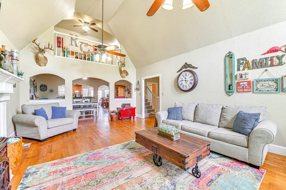 Fire Pit + Sauna: Spacious Lake Texoma Retreat! House in Lake Texoma