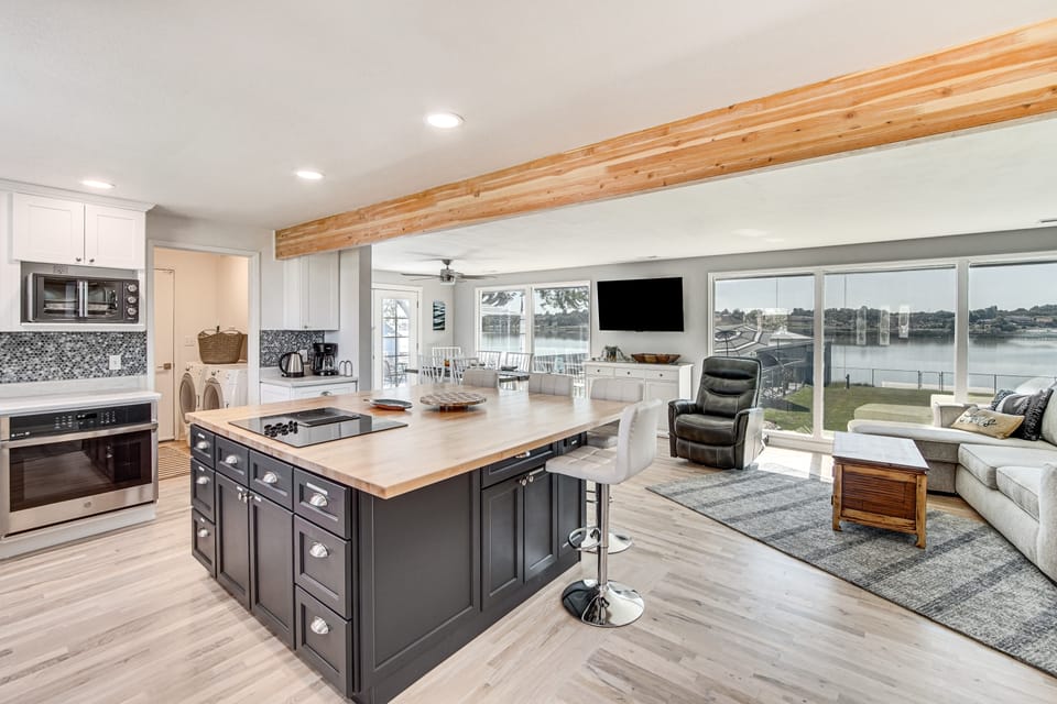 Hunting & Fishing Trip Base Camp on Moses Lake! House in Moses Lake