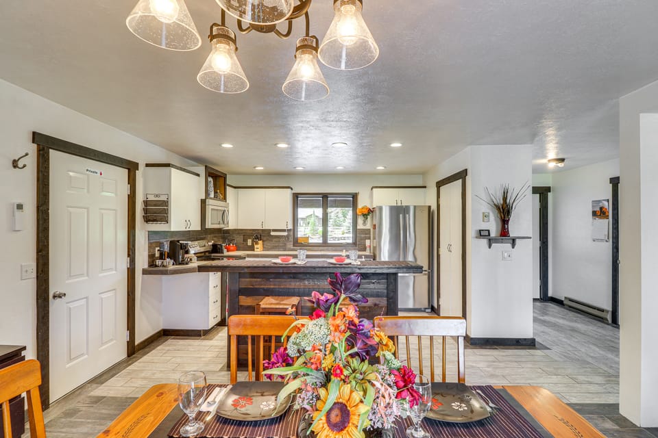 Deck & Mtn Views: Libby Home on Golf Course! House in Libby