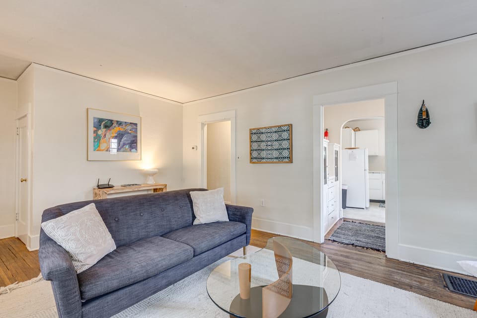 Dog-Friendly 'Columbia Cottage' in Hood River! Cottage in Hood River