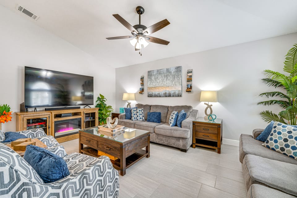 5 Mi to Disney World: Spacious Kissimmee Home! House in Four Corners
