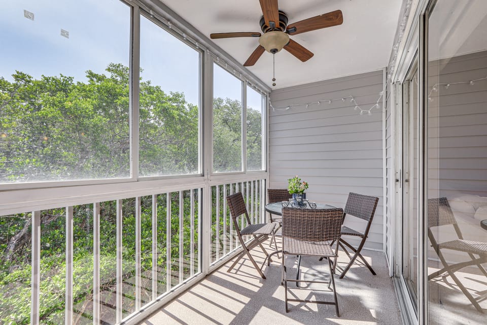 Holmes Beach Condo Near Anna Maria: Pool Access! Apartment in Holmes Beach