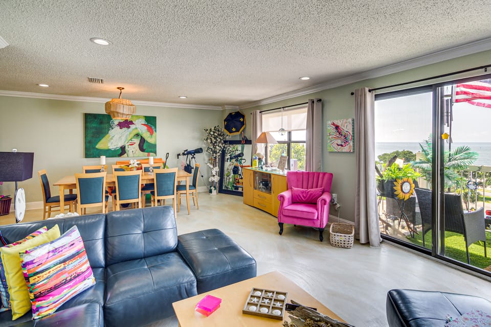 Waterfront Biloxi Condo: Gulf-View Balcony! Apartment in Biloxi