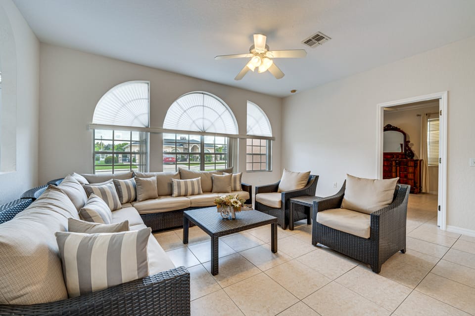 Fully Furnished Home w/ Pool | 31+ Night Stays House in Haines City