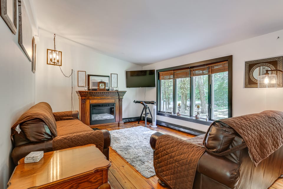 Walk to Mohican Lake: Catskills Getaway w/ Dock! House in Pennsylvania