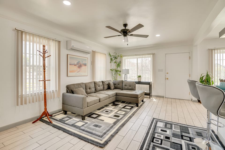 2 Mi to SoFi Stadium: Updated Inglewood Home! House in Inglewood