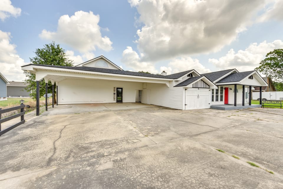 Group-Friendly Louisana Hideaway: Hunt & Fish! House in Louisiana