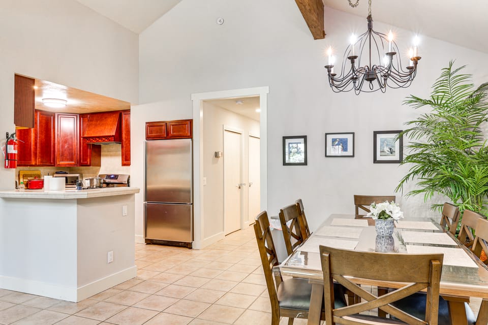 Forest-View Haven w/ Game Room: Tahoe City Gem! House in Tahoe City