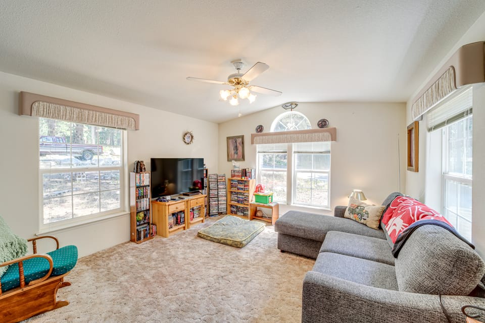 Peaceful Entiat Home: Pets Welcome! House in Lake Chelan