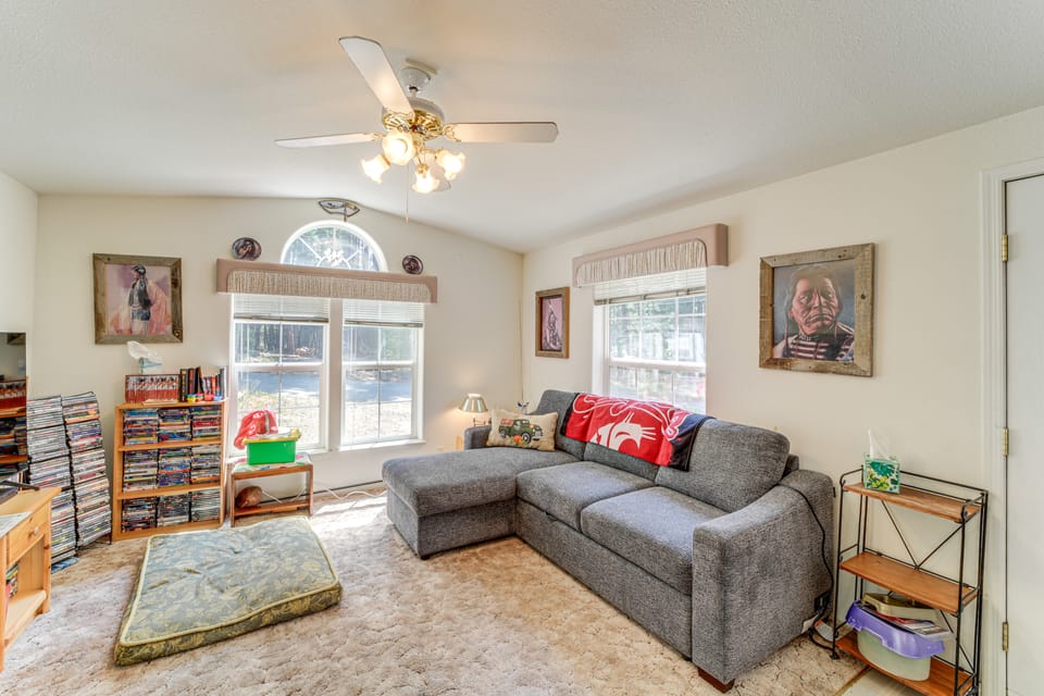 Peaceful Entiat Home: Pets Welcome! House in Lake Chelan