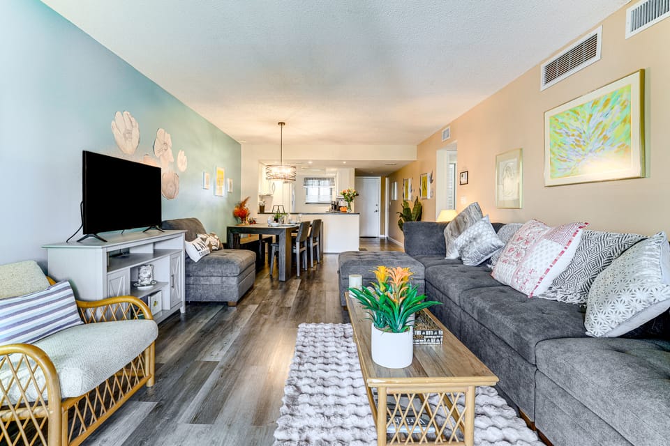 Condo w/ Patio & Resort Amenities in Fort Pierce! Apartment in Fort Pierce