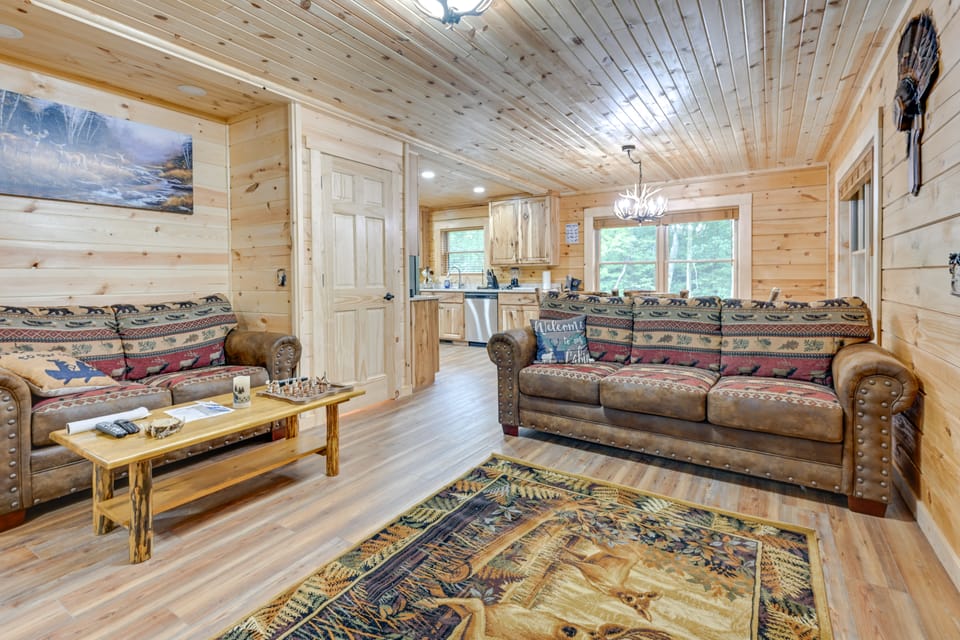 Adams Cabin w/ Game Room & Fire Pit House in Wisconsin