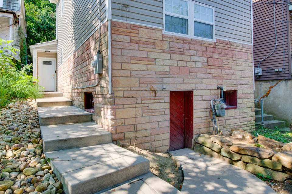 Walk to Riverfront! Pet-Friendly Pittsburgh Home House in Pittsburgh