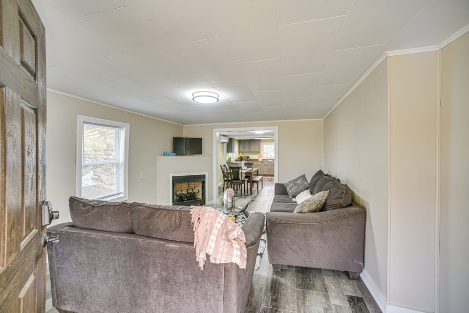 Lake Guntersville Home: 1 Mi to Boat Ramp! House in Guntersville Lake