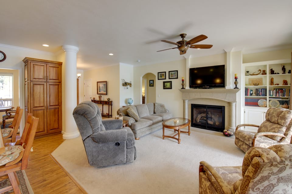 Clark Fork Riverfront Home w/ Dock! House in Idaho