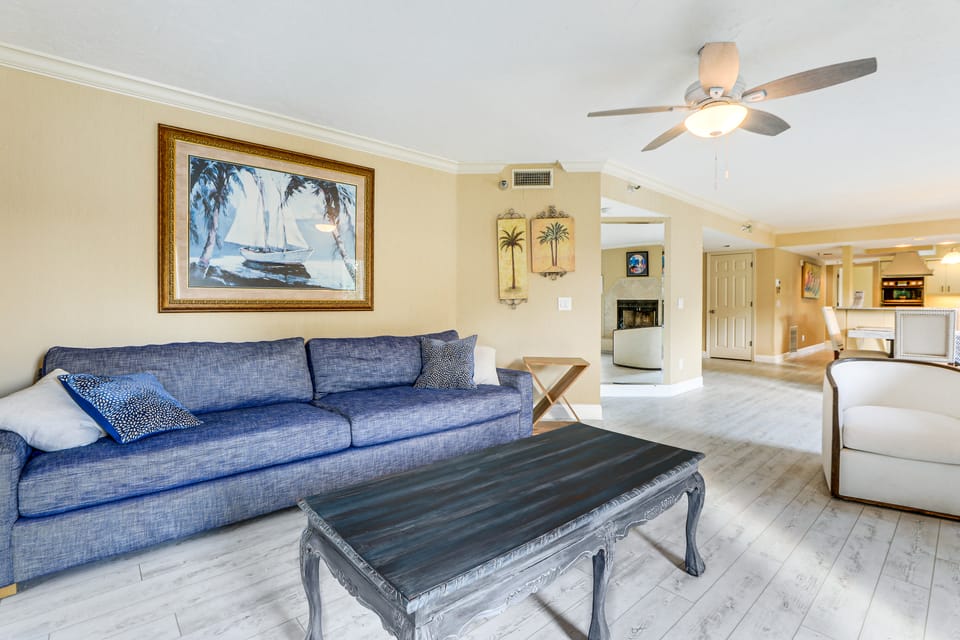 Kayaks, Bikes & Bay Access: Bradenton Escape! Apartment in Longboat Key
