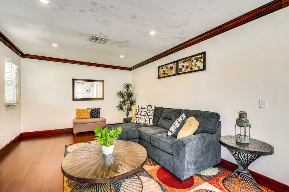 Walk to Buckingham Farms: Peaceful Fort Myers Home House in Lehigh Acres