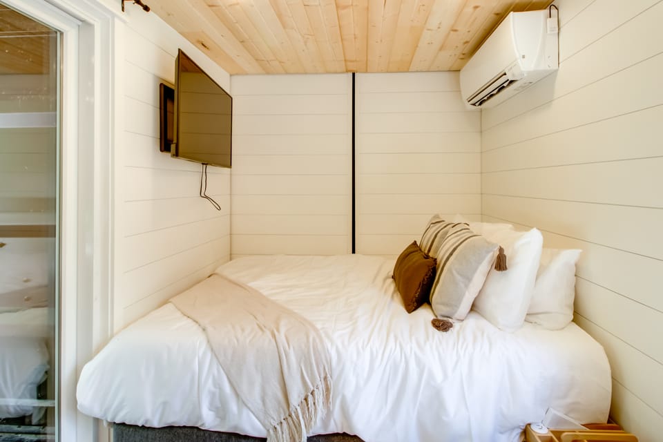 On-Site Ice Fishing: Nashwauk Vacation Rental! Apartment in Minnesota