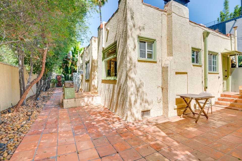 < 1 Mi to Venice Beach & Boardwalk! Quiet Cottage Cottage in Venice Beach