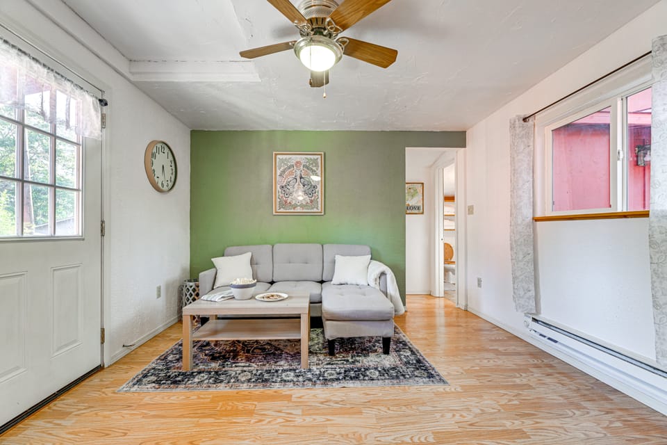 Grants Pass Cottage ~ 8 Mi to Rogue River! Cottage in Oregon