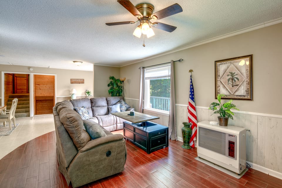 2 Mi to Blue Ridge Pkwy! Mtn-View Sparta Retreat House in North Carolina