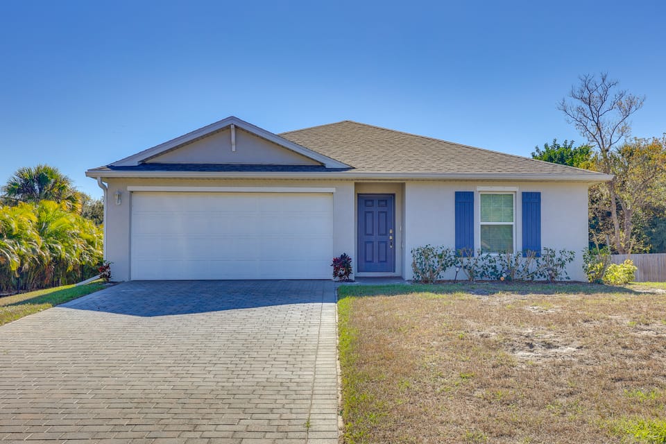 Screened Porch: Port Charlotte Home, 4 Mi to Beach House in Port Charlotte