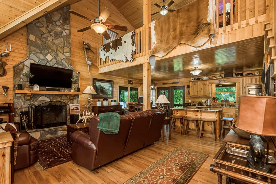 Mtn-View Deck: Cabin Near New River State Park! House in Virginia