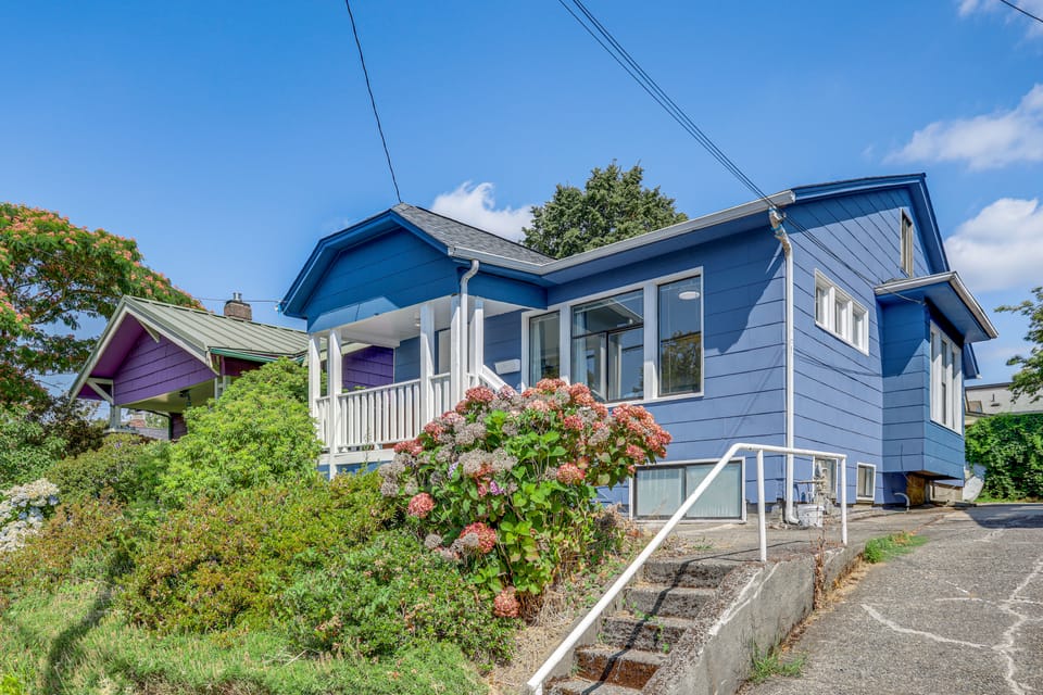 1 Mi to Green Lake: Family-Friendly Seattle Home House in Green Lake