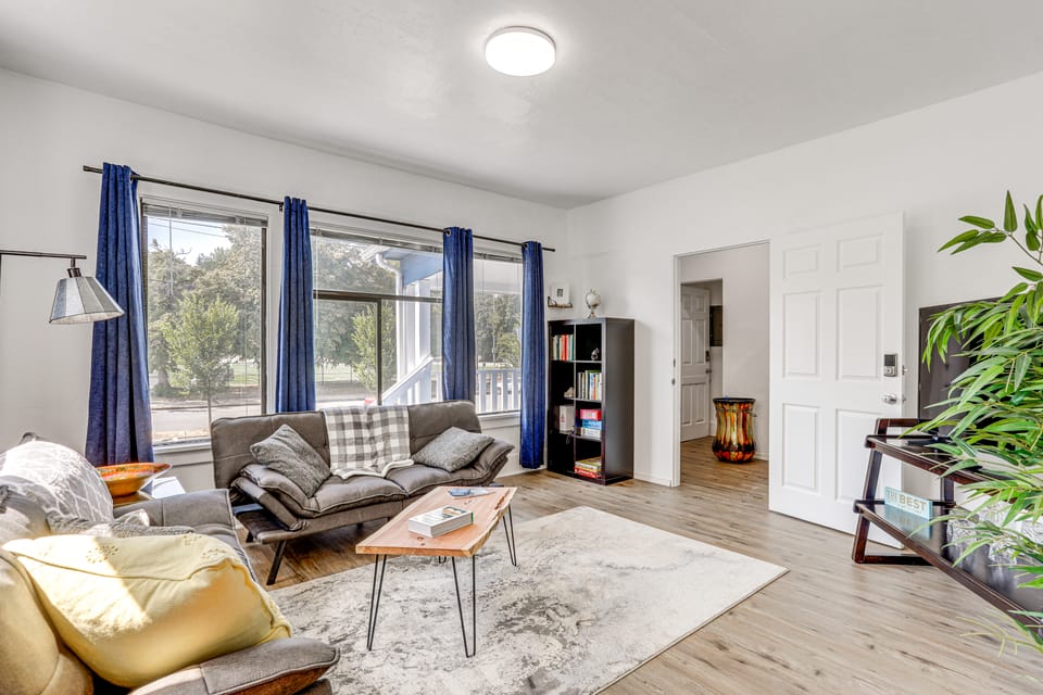 1 Mi to Green Lake: Family-Friendly Seattle Home House in Green Lake